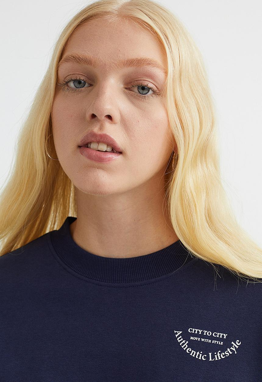 H&M - Cropped sweatshirt - dark blue/authentic lifestyle