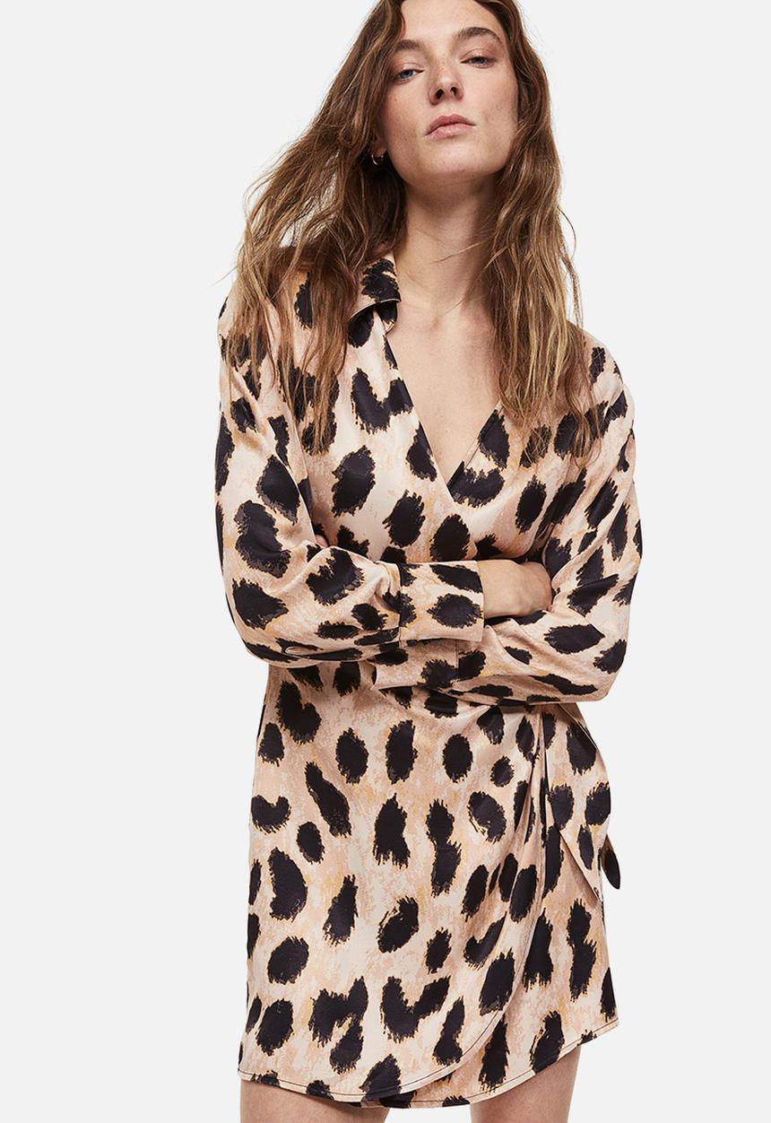 H&M - Satin wrapover shirt dress - beige/leopard print