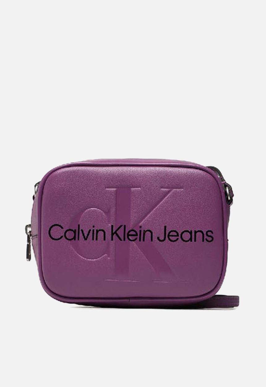Calvin Klein - Sculpted camera bag18 - berry