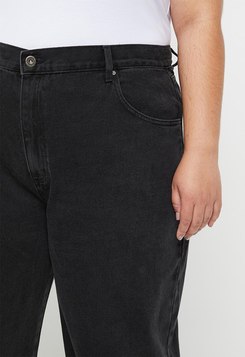 Cotton On - Plus loose straight jean - graphite black