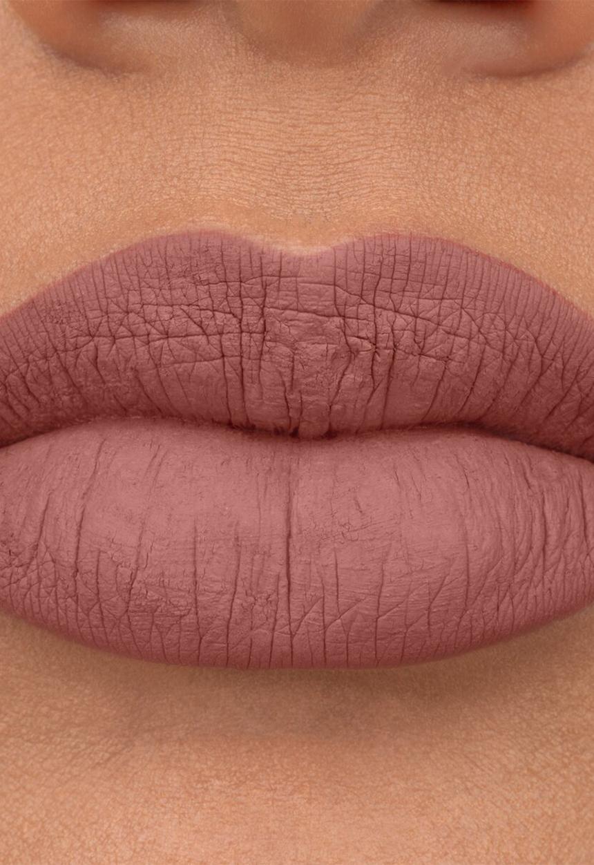 essence - 8H Matte Liquid Lipstick 02 - Silky Hazelnut