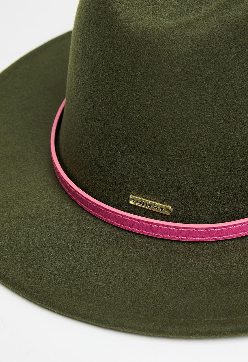 SISSY BOY - Channelling good vibes - khaki green