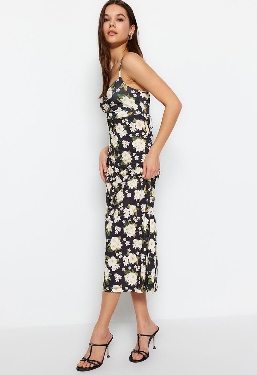 Trendyol - Sweetheart ruched midi dress - black