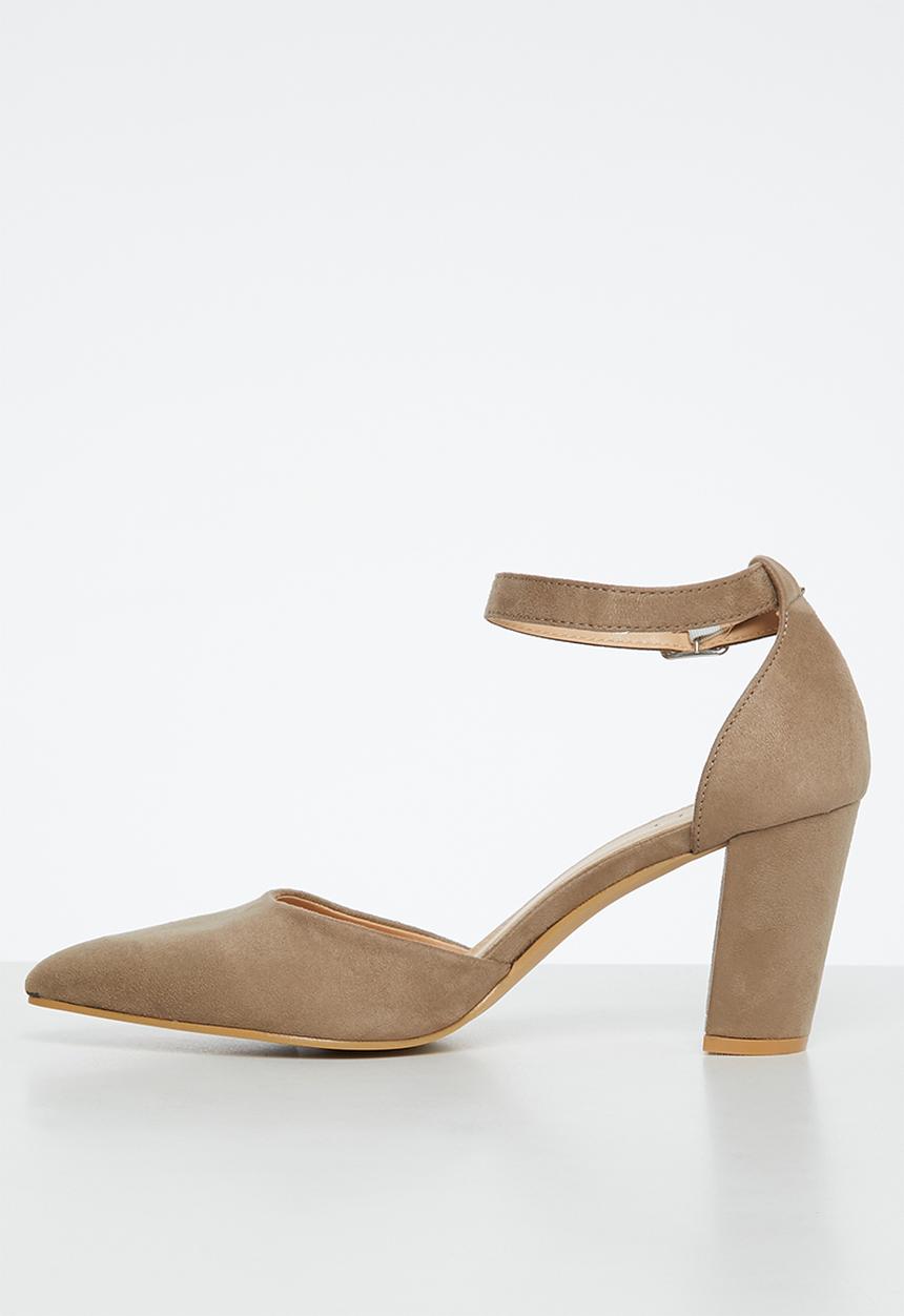 edit - Chloe anklestrap block heel - taupe