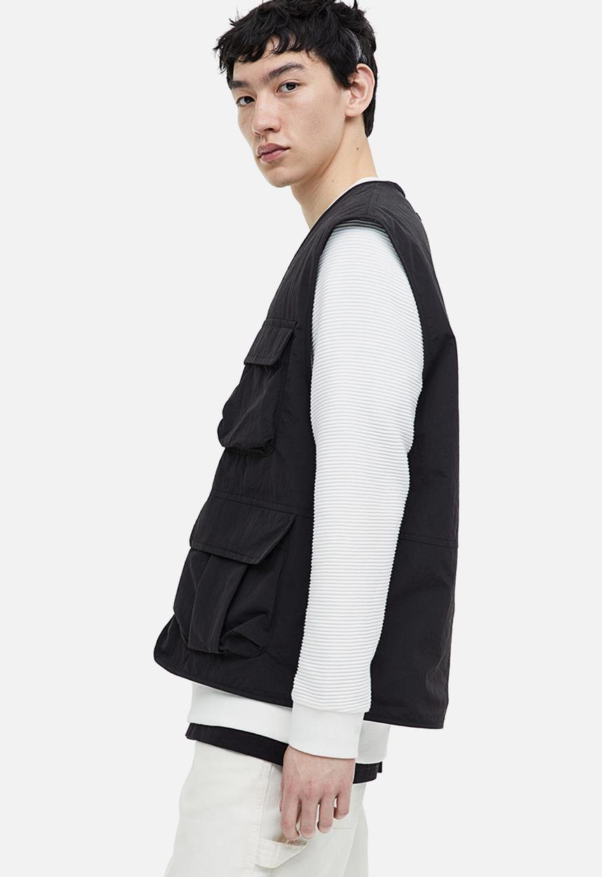 H&M - Relaxed fit nylon cargo gilet - black