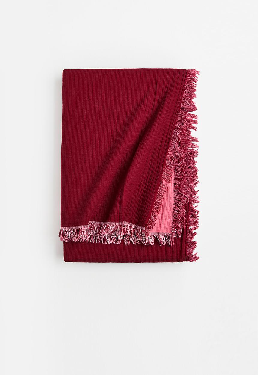 H&M - Fringed cotton muslin bedspread - red/pink