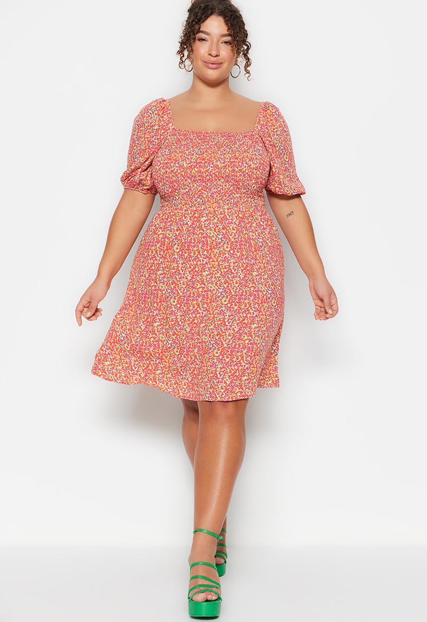 Trendyol - Plus smocked floral dress - pink