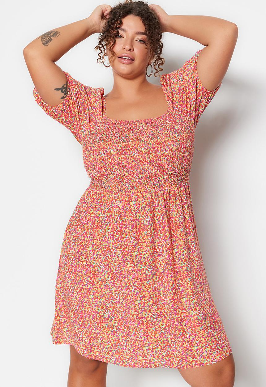 Trendyol - Plus smocked floral dress - pink