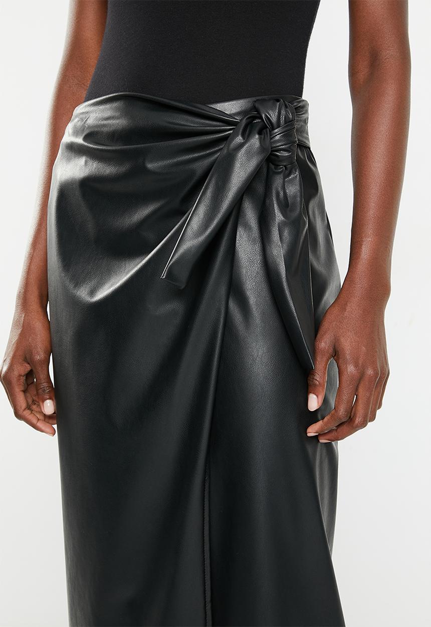 Me&B - Pu wrap skirt - black