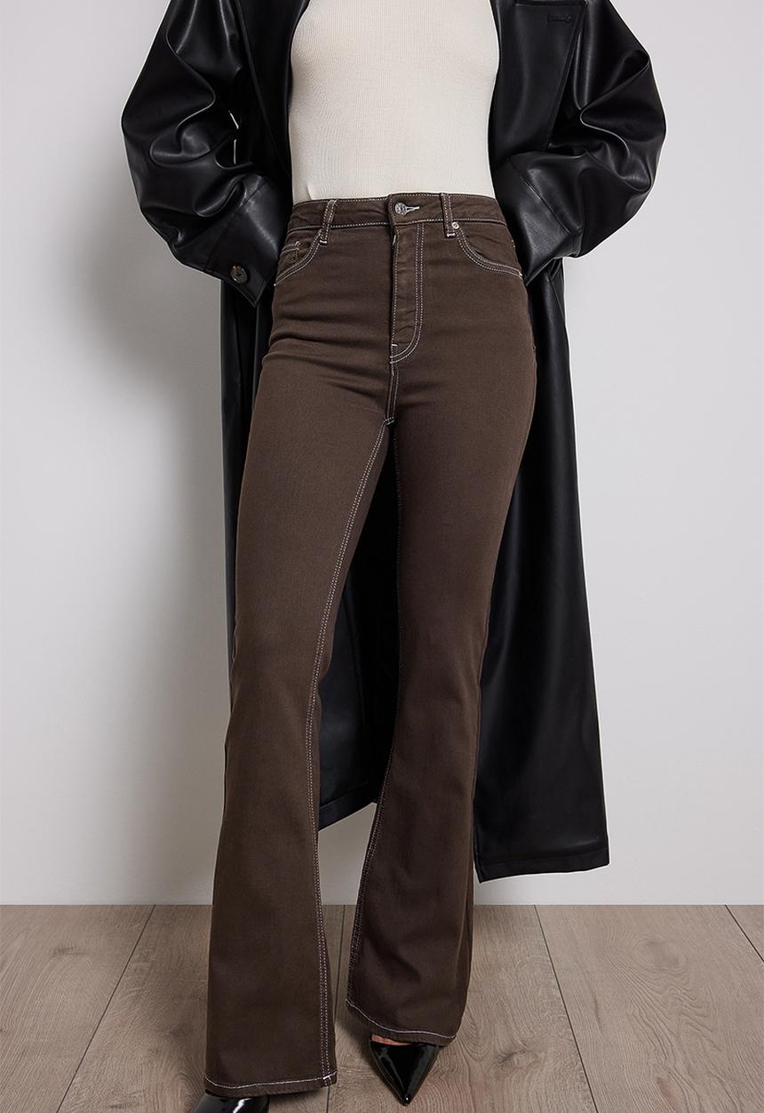 NA-KD - Contrast seam bootcut jeans - brown