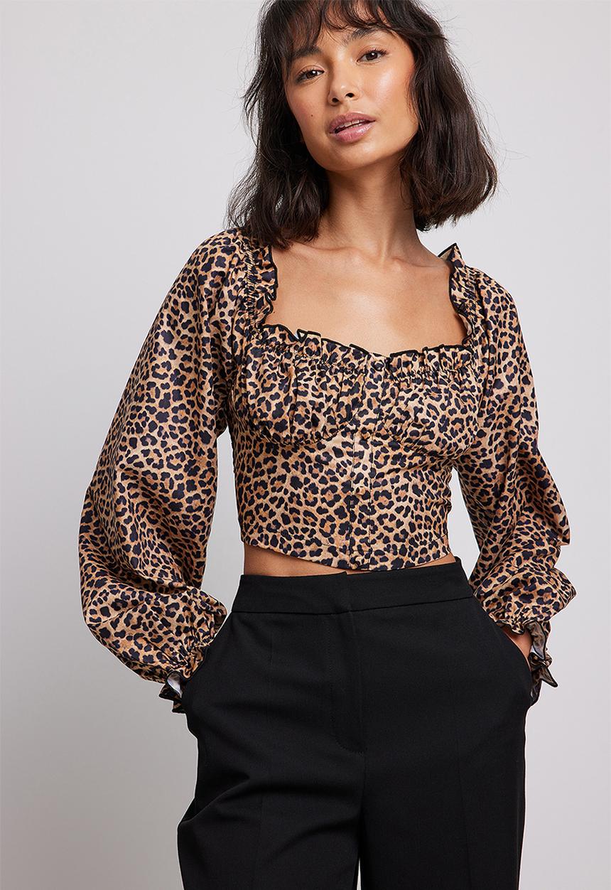 NA-KD - Cropped print long sleeve blouse - leo