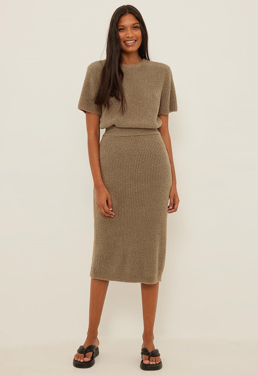 NA-KD - Fuzzy knitted midi skirt - brown