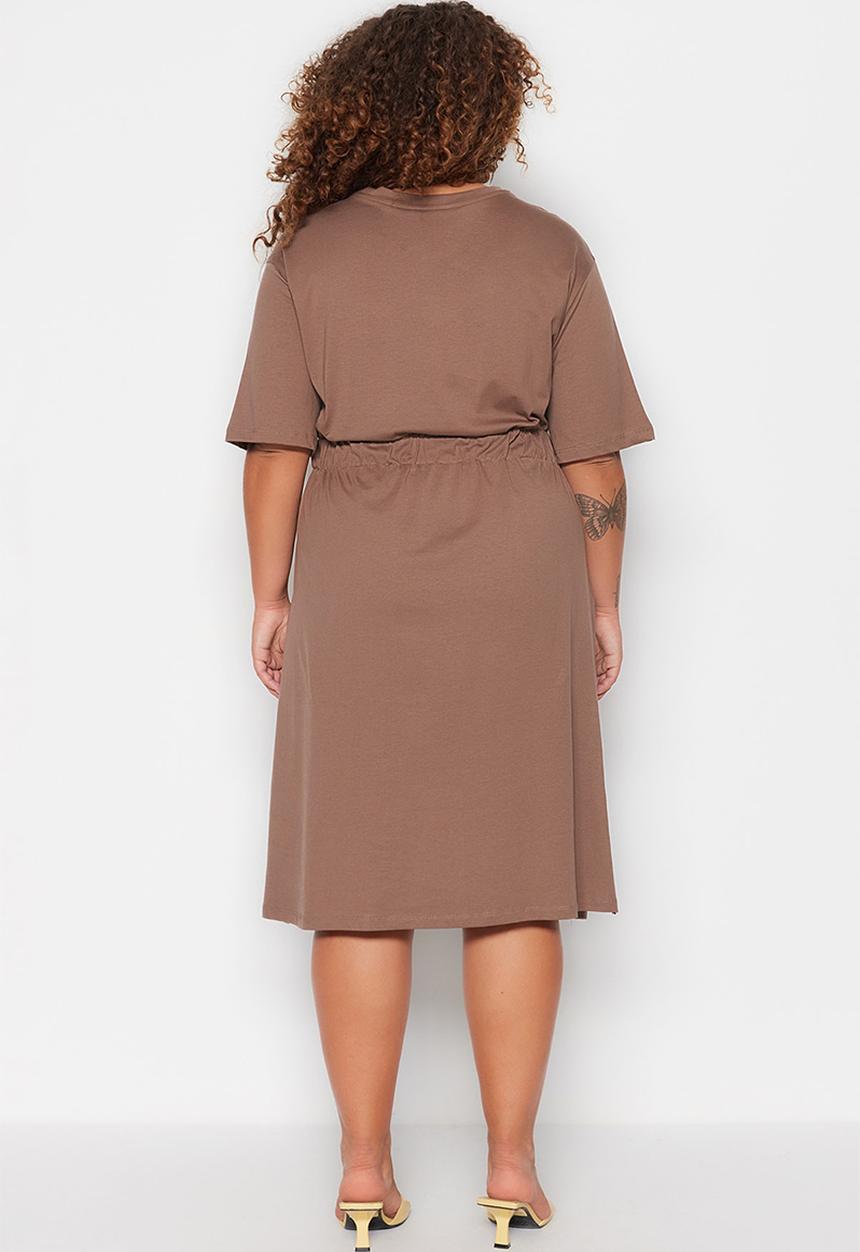 Trendyol - Plus cinched waist dress - brown