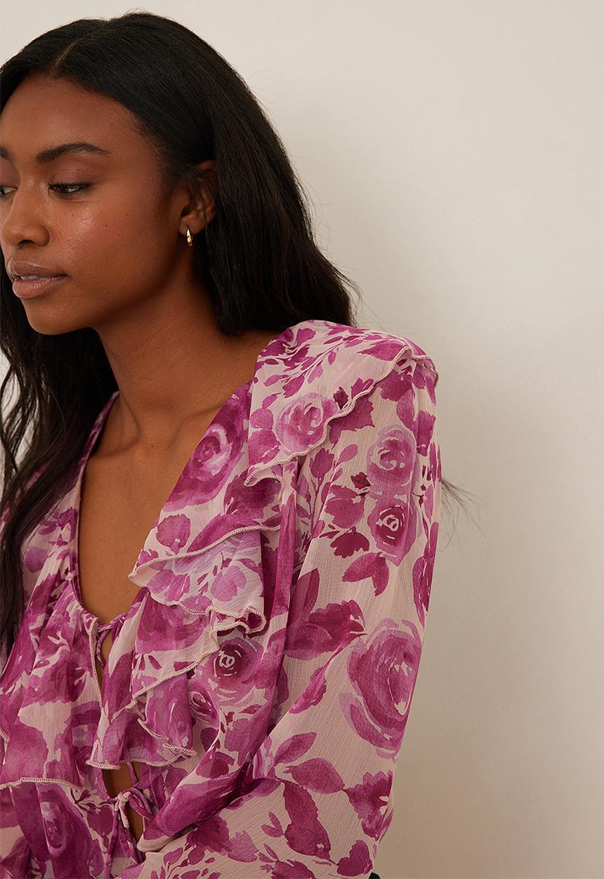 NA-KD - Tie front frill chiffon blouse - red/pink roses