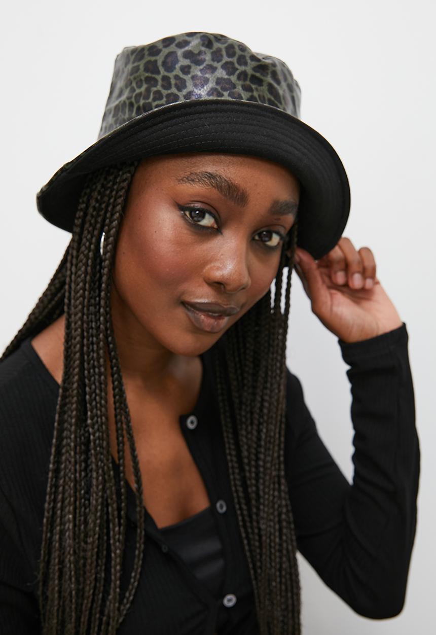 Superbalist - Leopard print bucket hat - green & black