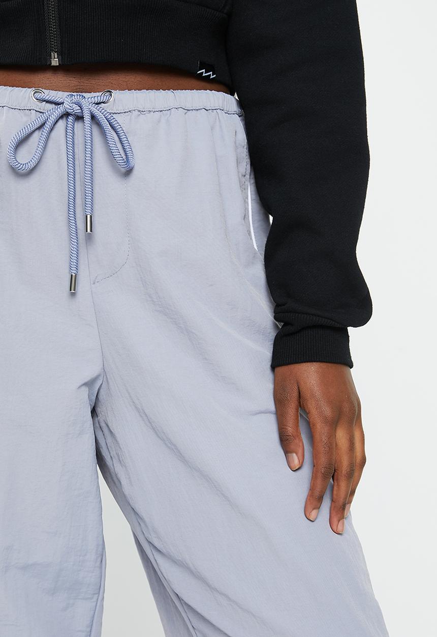 Factorie - Relaxed lightweight track pant - silver bullet/white