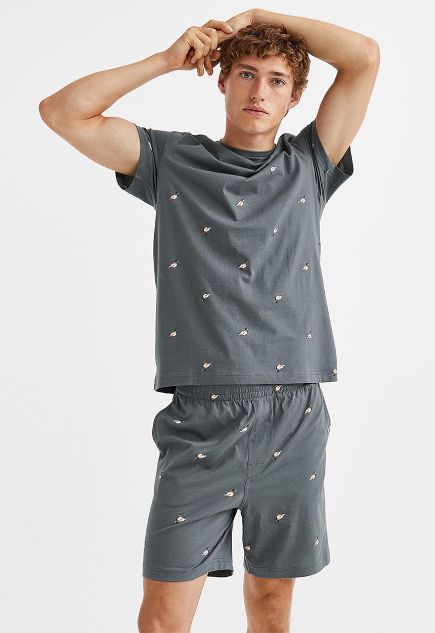 H&M - Regular fit pyjama t-shirt and shorts - grey/duck