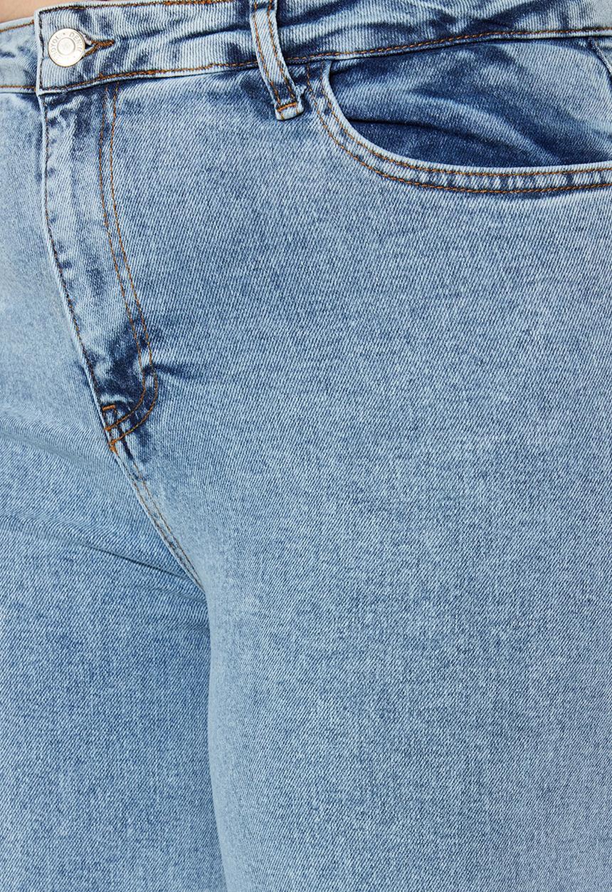 Trendyol - Plus frayed bootleg jeans - light blue