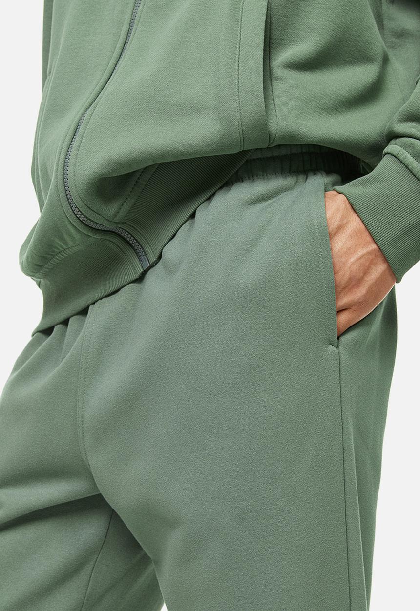 H&M - Regular fit sweatpants - green