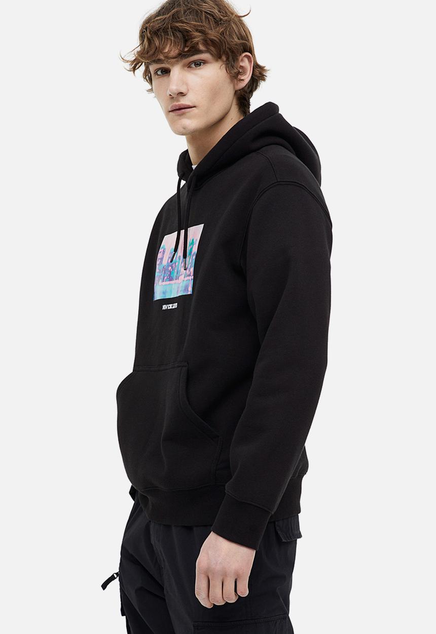 H&M - Relaxed fit printed hoodie - black/new york lights