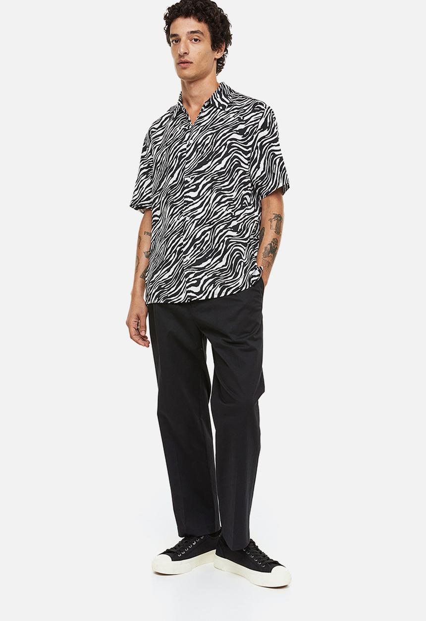 H&M - Regular fit lyocell short-sleeved shirt - white/zebra print