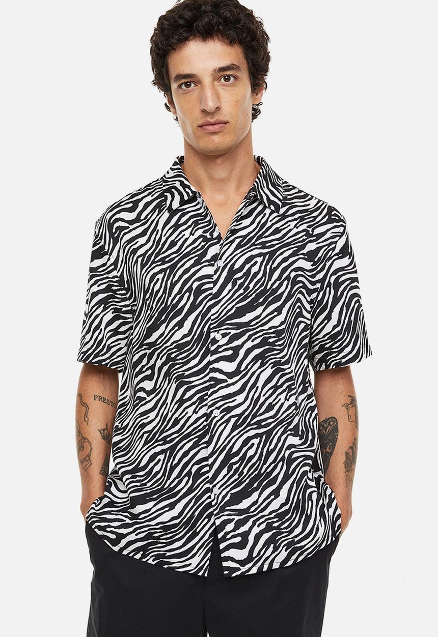 H&M - Regular fit lyocell short-sleeved shirt - white/zebra print