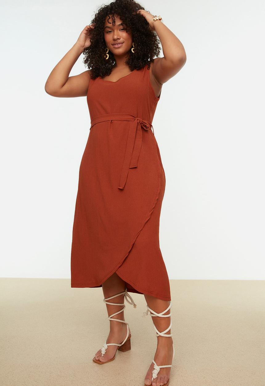 Trendyol - Plus sleeveless wrap dress - brick