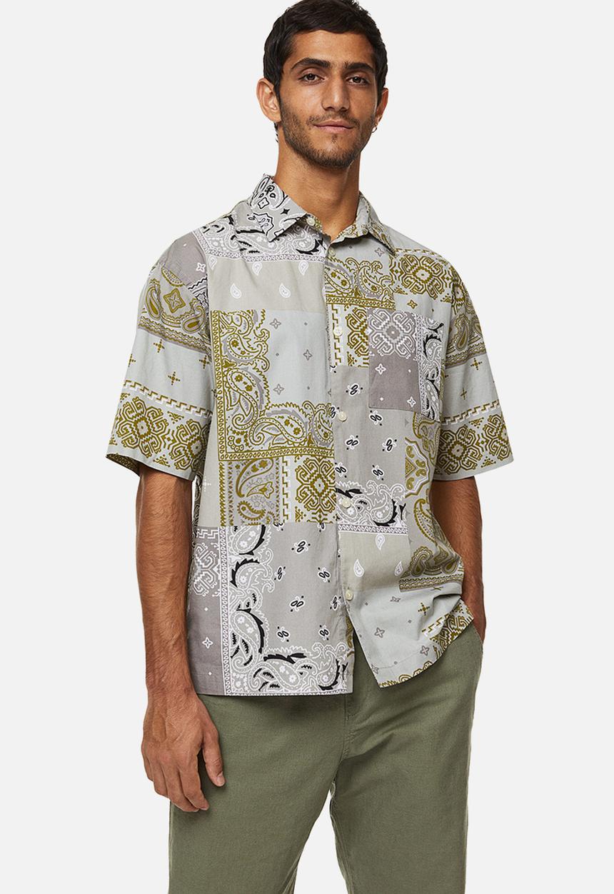 H&M - Relaxed fit short-sleeved shirt - beige/paisley-patterned