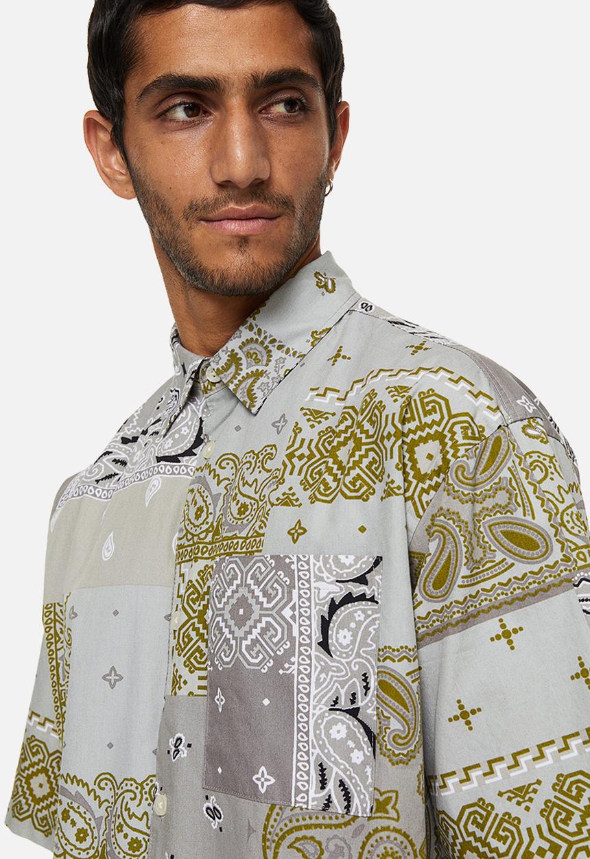 H&M - Relaxed fit short-sleeved shirt - beige/paisley-patterned