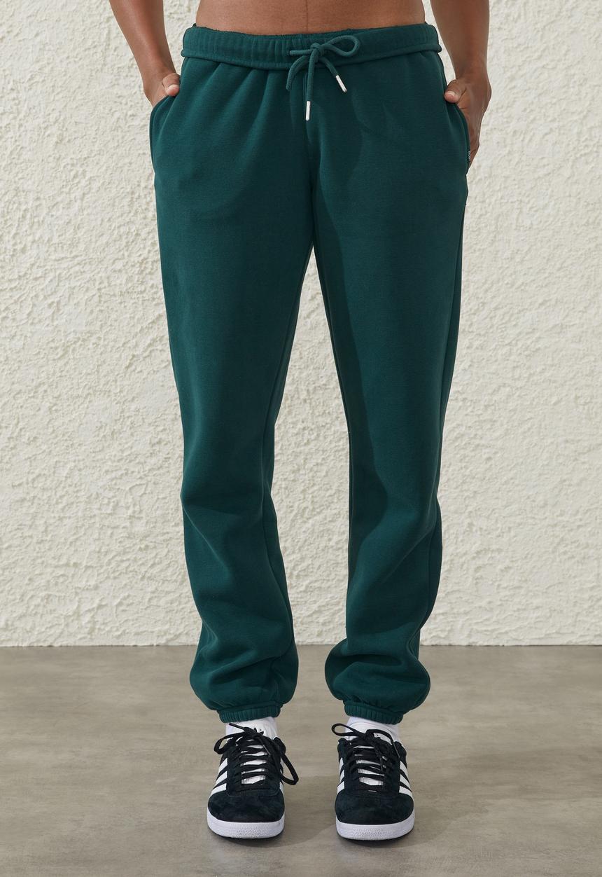 Cotton On - Plush gym track pant - pine tree 