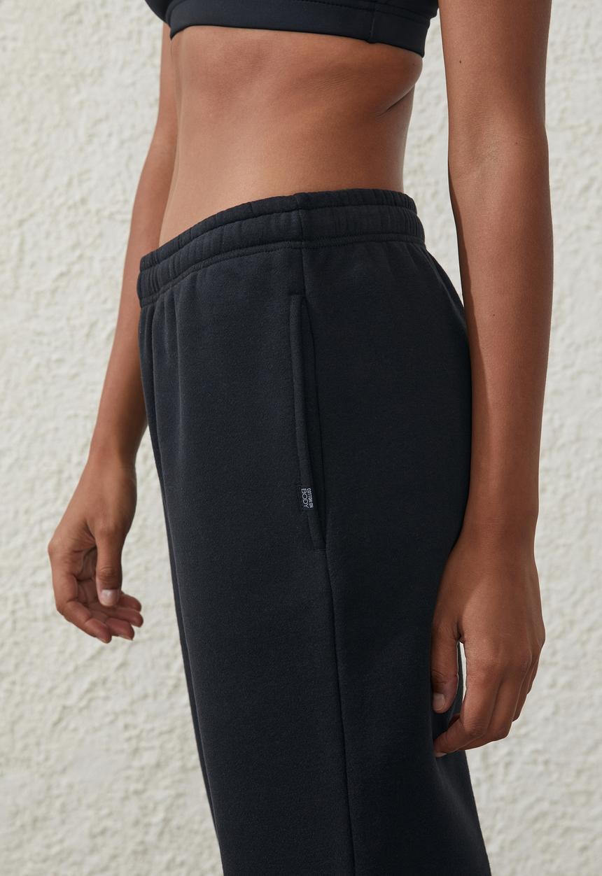 Cotton On - Plush Essential Gym Sweatpant - Black