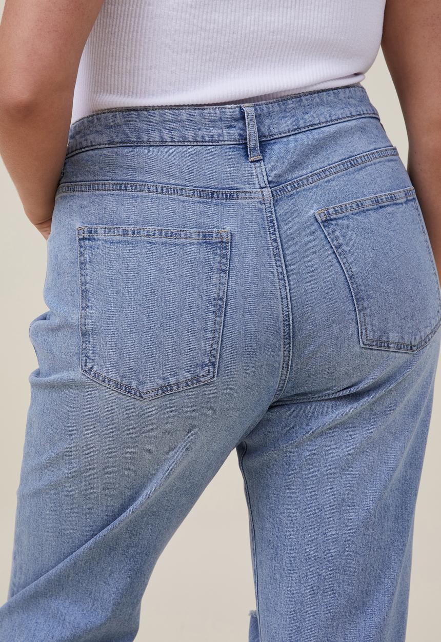 Cotton On - Plus stretch mom jean - bells blue rip