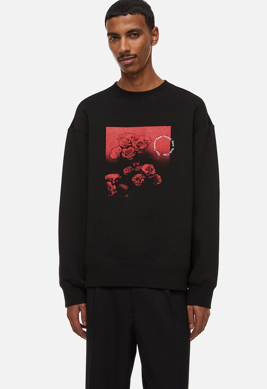 H&M - Relaxed fit printed sweatshirt - black/roses