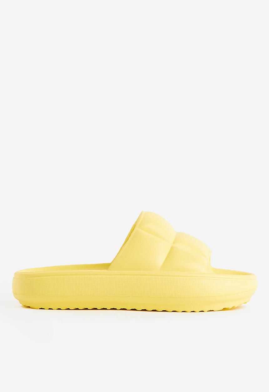 H&M - Quilted pool shoes - yellow