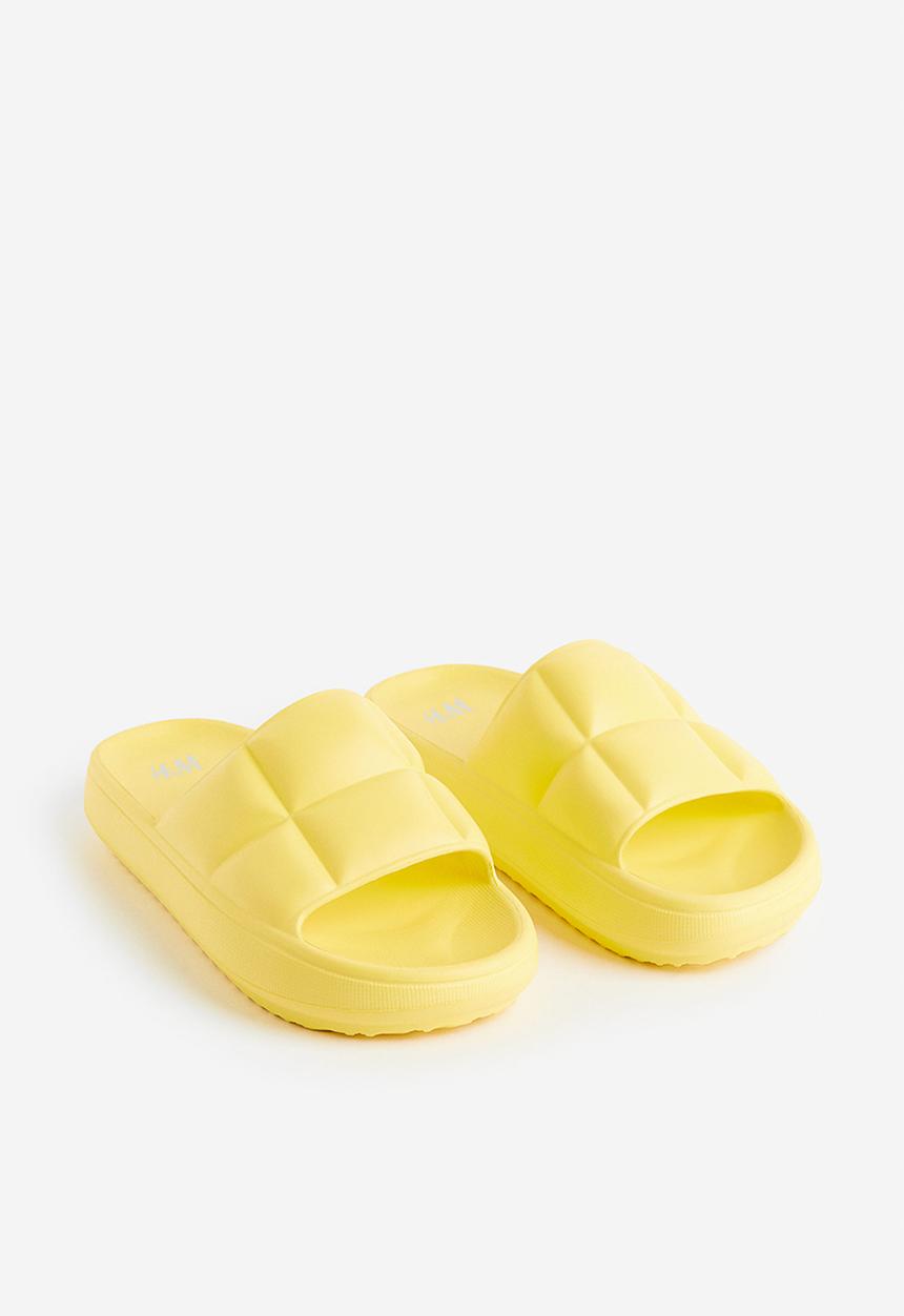 H&M - Quilted pool shoes - yellow