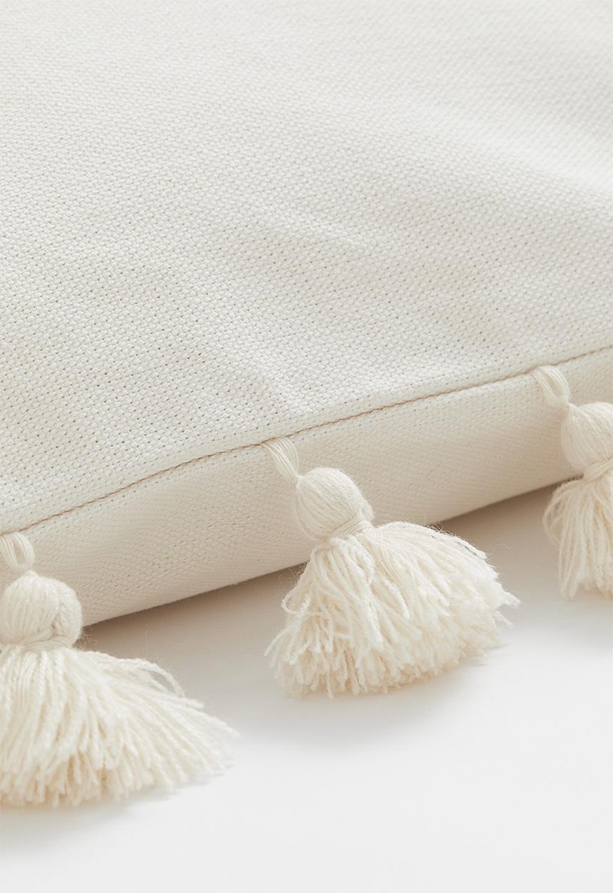 H&M - Cushion cover with tassels - light beige