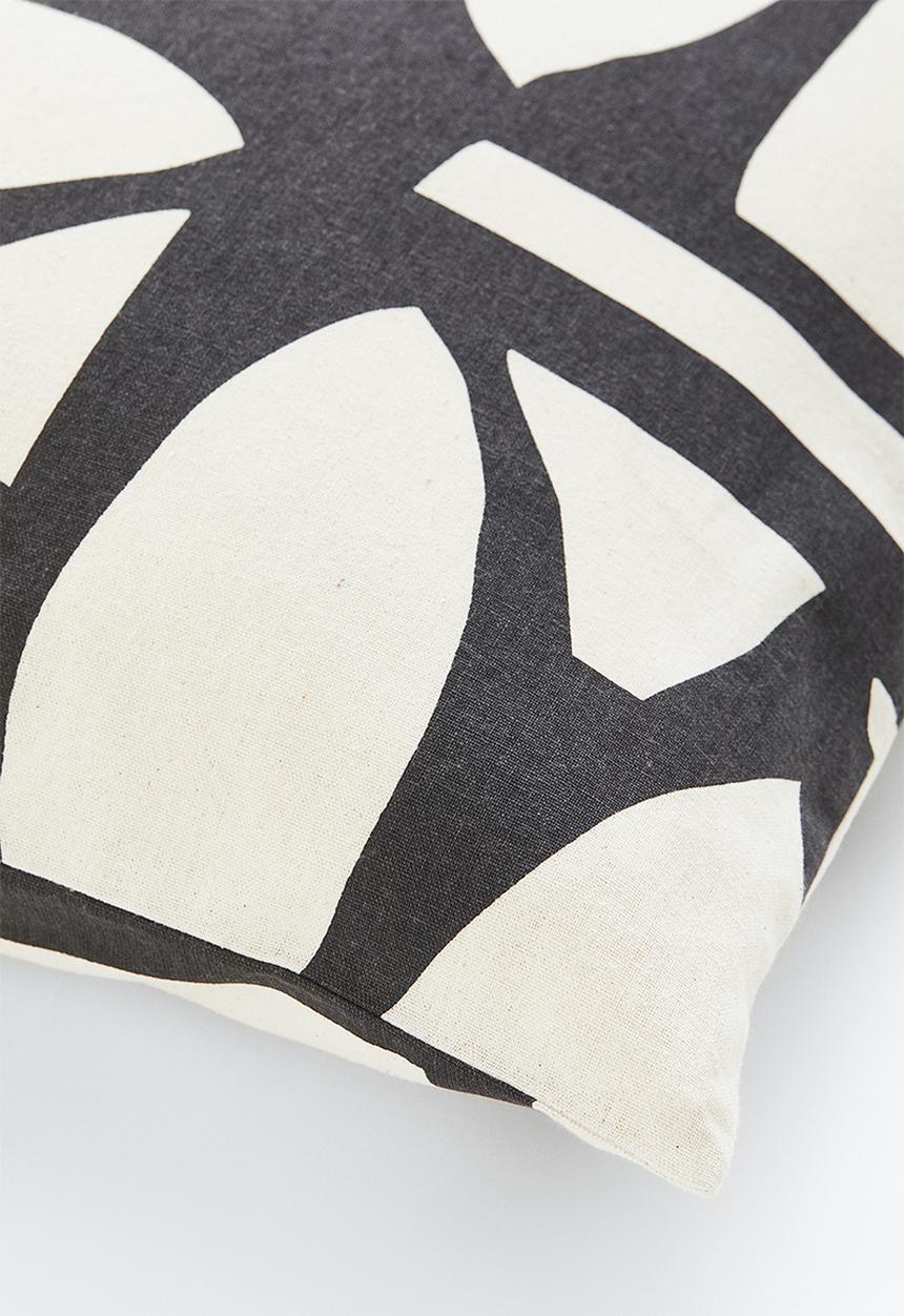 H&M - Cotton canvas cushion cover - white/patterned