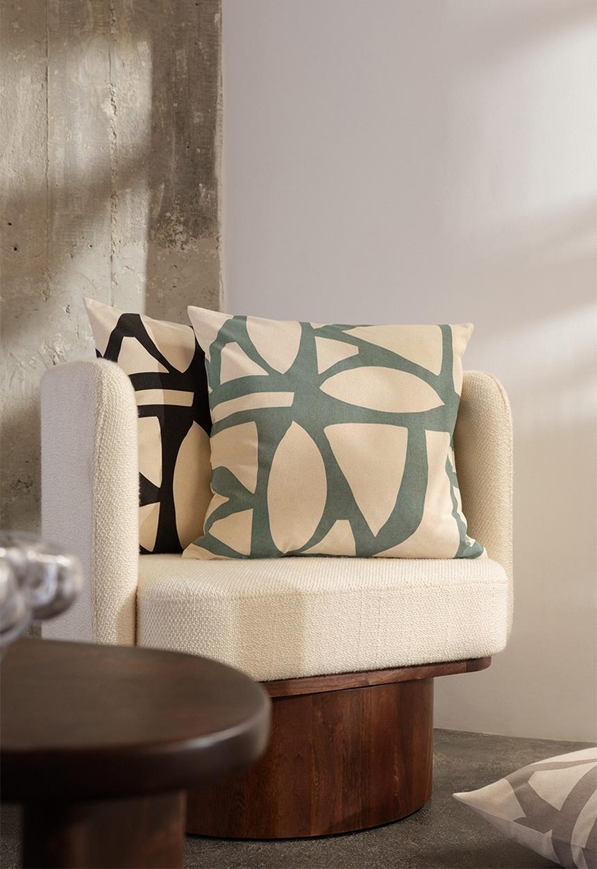 H&M - Cotton canvas cushion cover - white/patterned