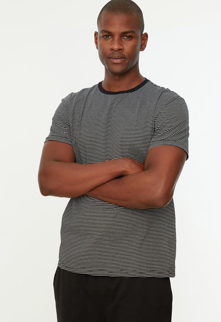Trendyol - Essential slim fit stripe T-shirt - black