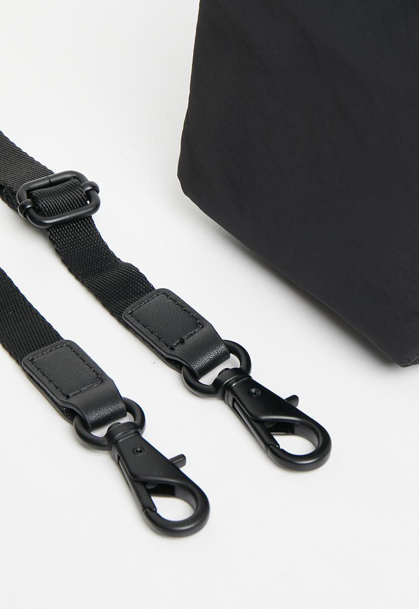 Tommy Hilfiger - Tjw hype conscious phone pouch - black