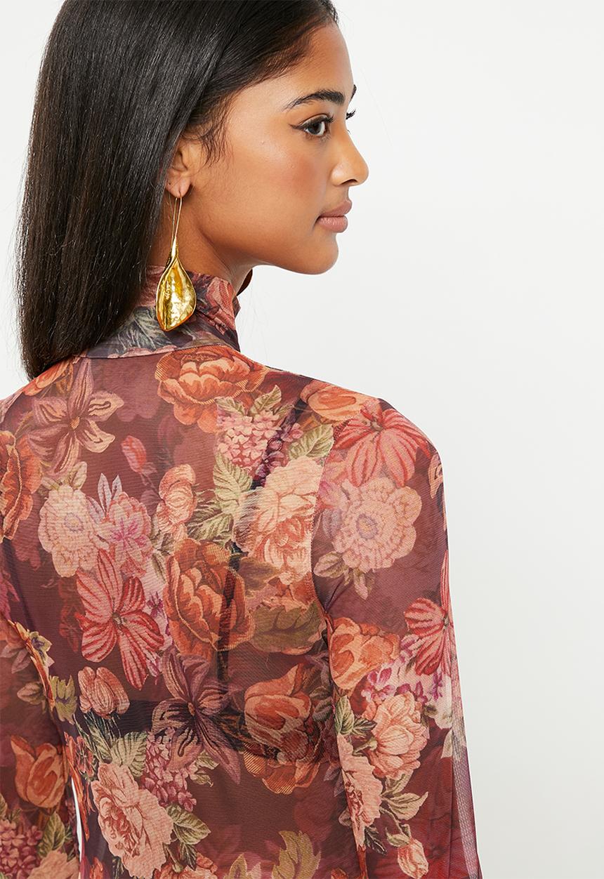 GUESS - Long sleeve kamaria top digital tapestry print - maroon