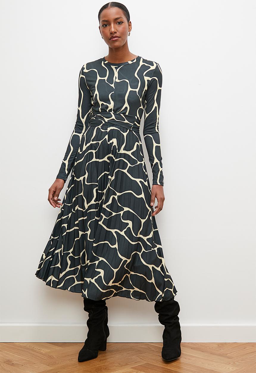 edit - Pleated knit fit & flare midi dress - black giraffe