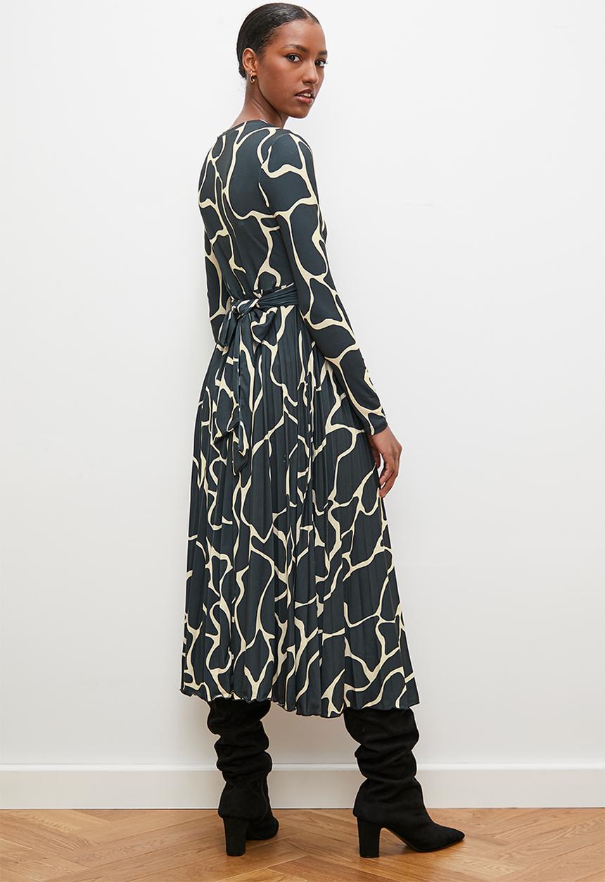 edit - Pleated knit fit & flare midi dress - black giraffe