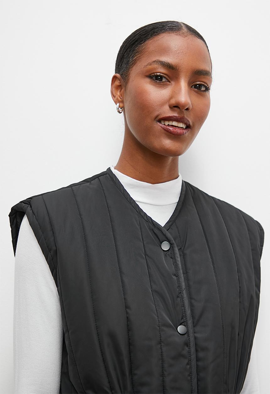 edit - Belted gilet - black