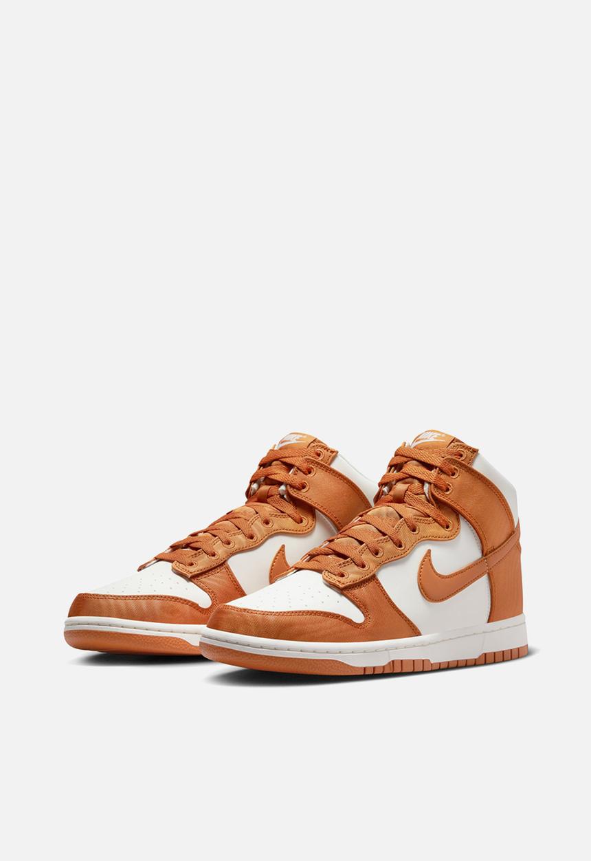 Nike - Dunk Hi Retro SE