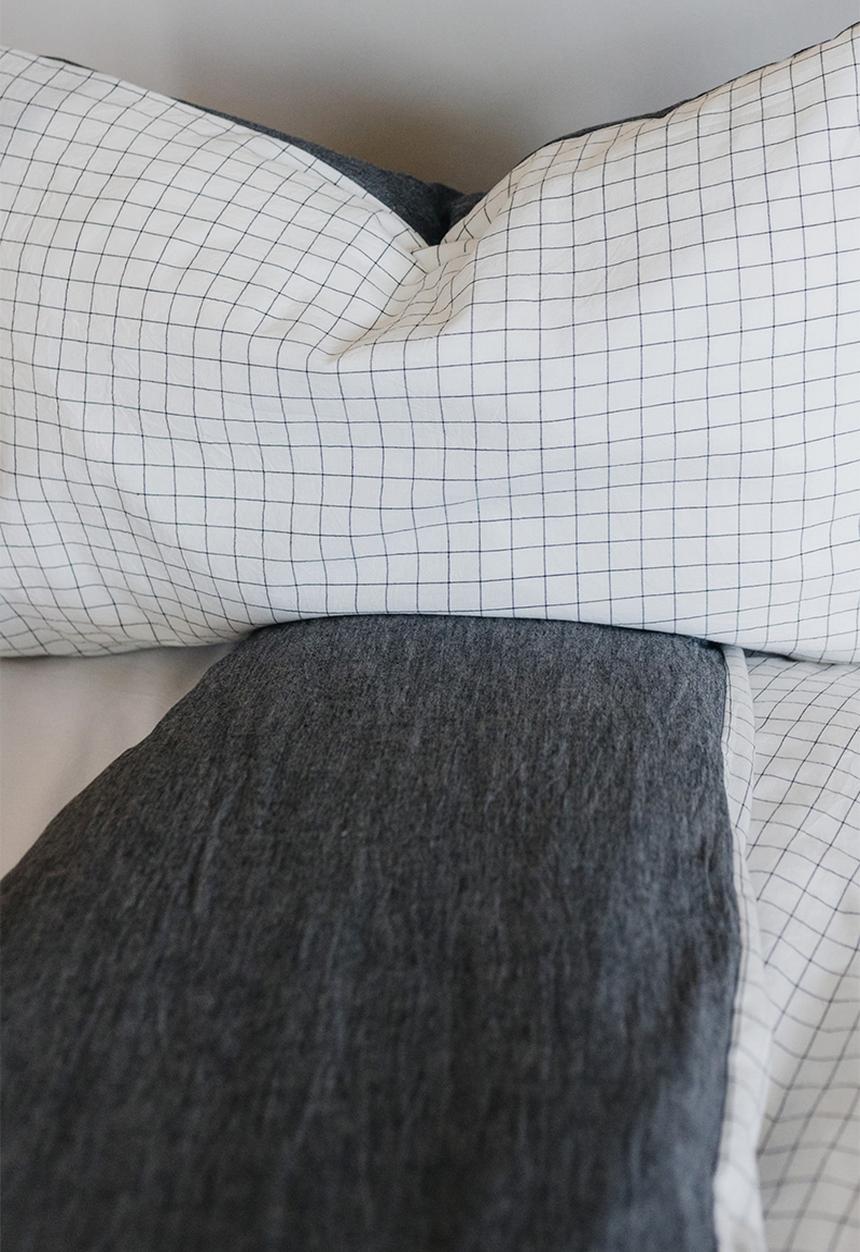 Phlo Studio - Washed cotton duvet cover set - charcoal grid