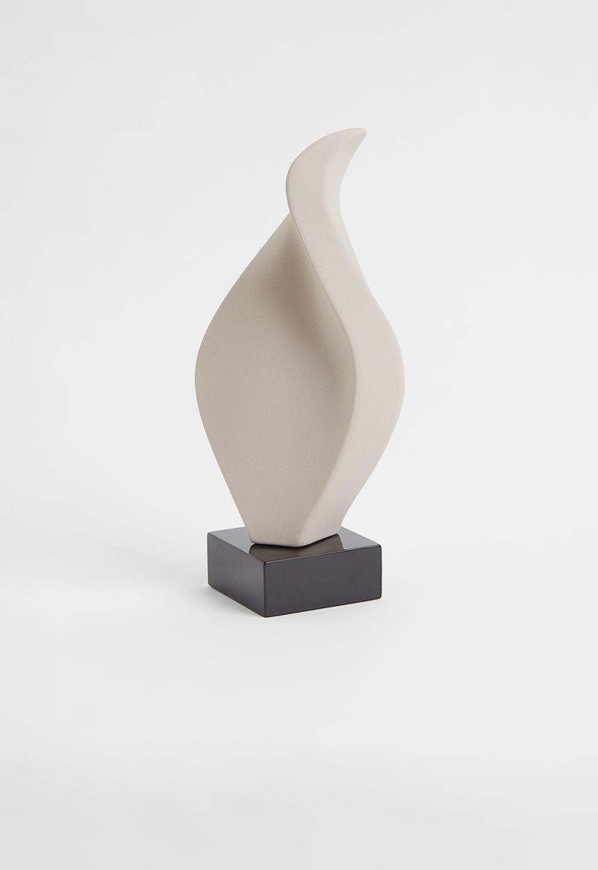 H&M - Stoneware sculpture - light beige