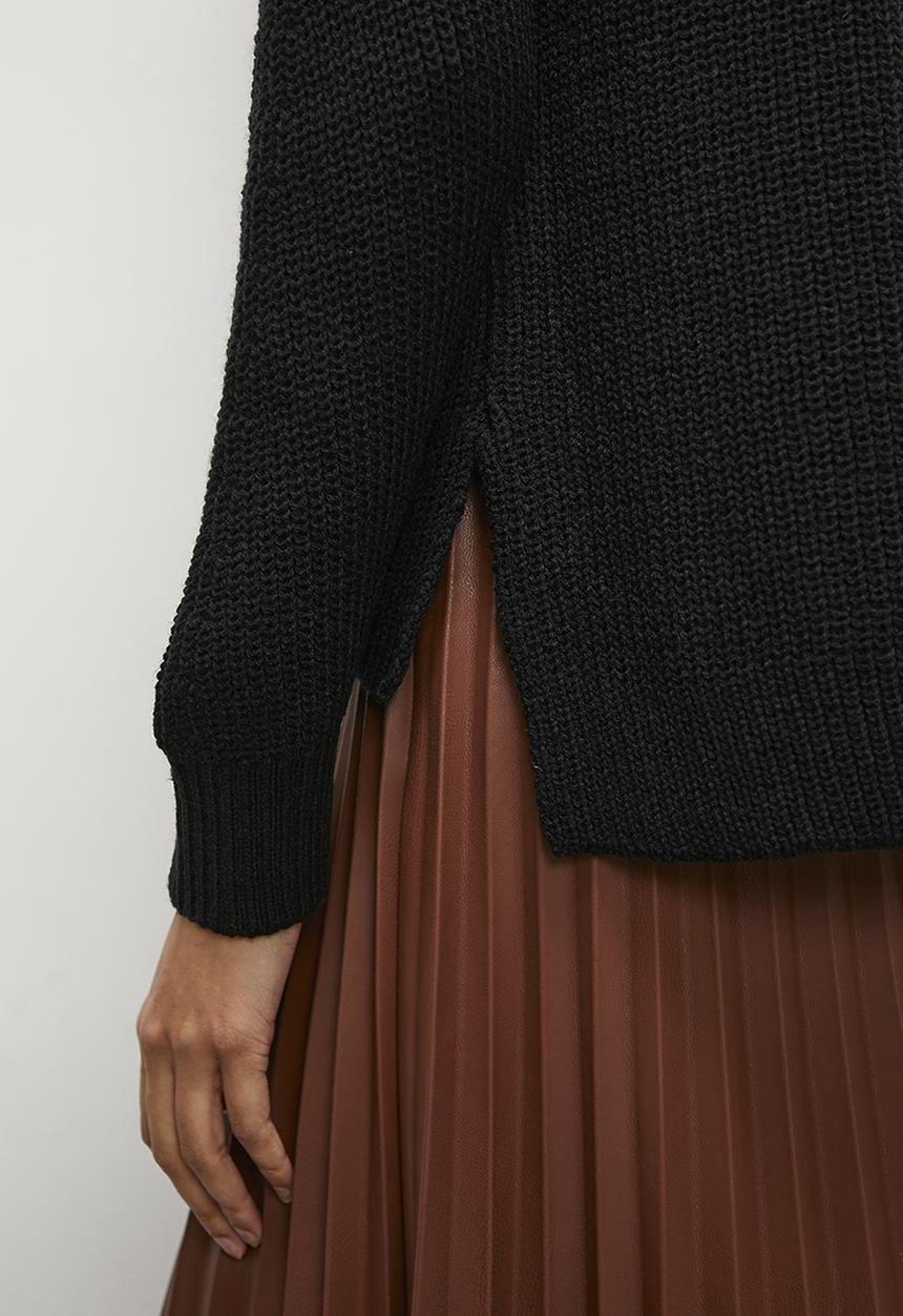 Superbalist - Funnel neck pull over - black