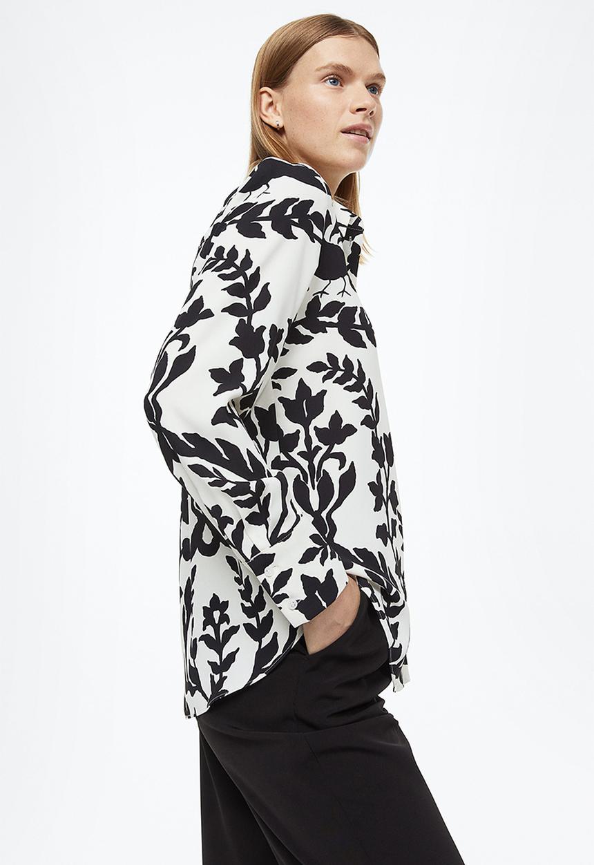 H&M - Pointed-collar shirt - white/patterned