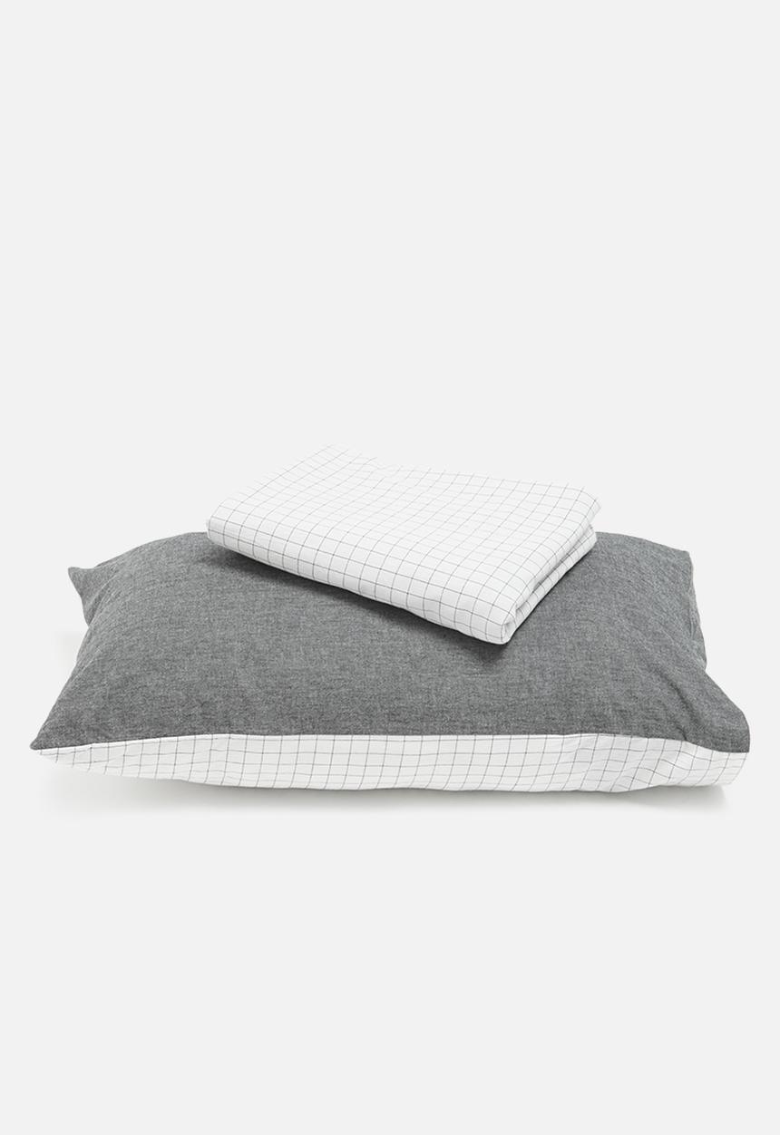 Phlo Studio - Washed cotton duvet cover set - charcoal grid